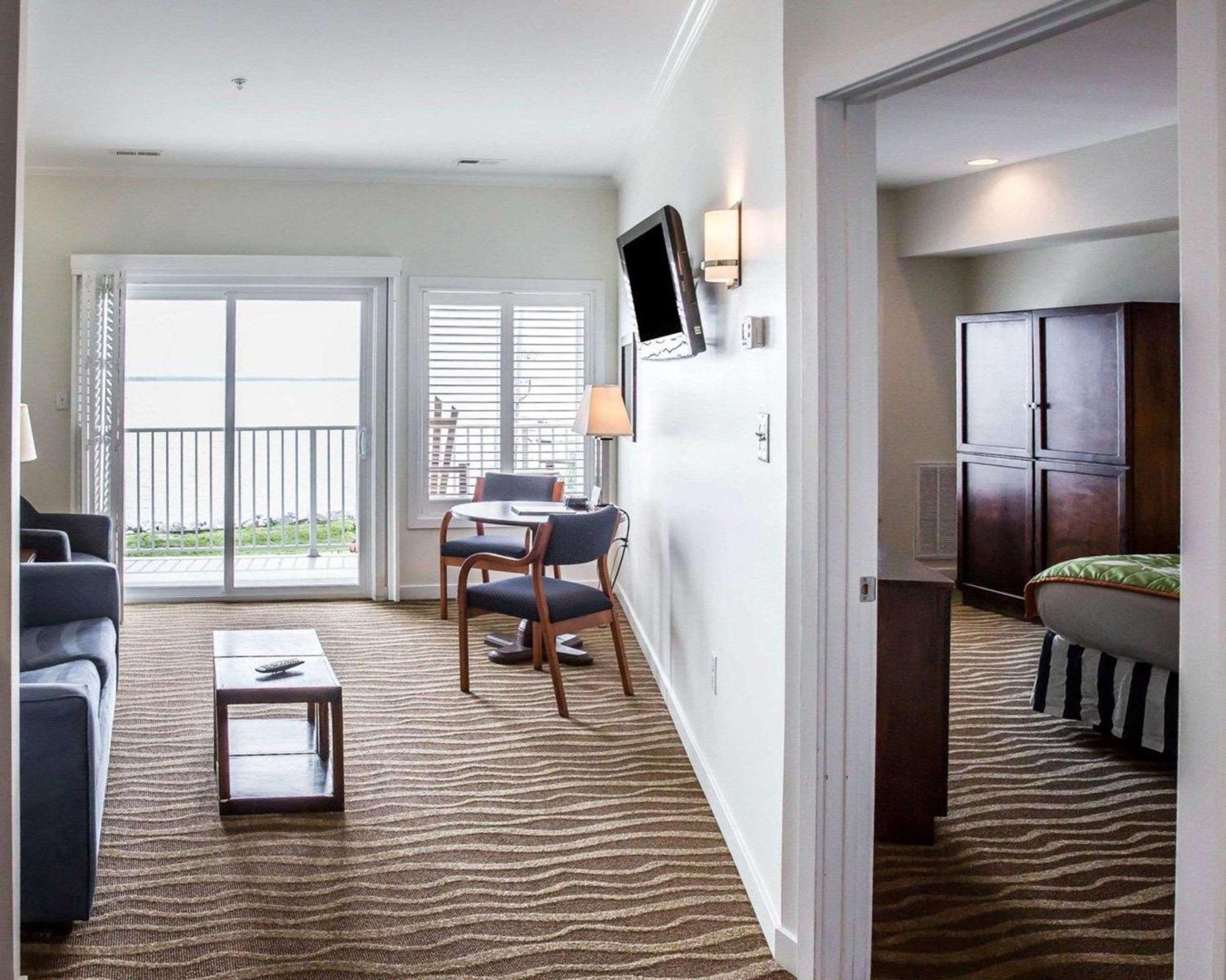 Island Inn & Suites, Ascend Hotel Collection Piney Point Luaran gambar
